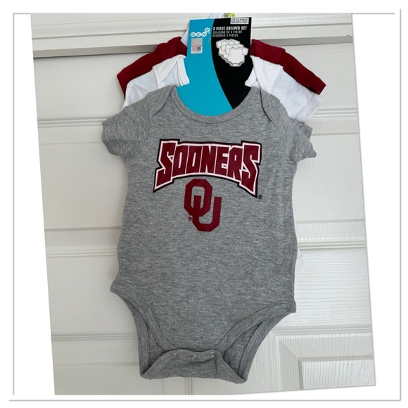 Outerstuff Newborn & Infant Oklahoma Sooners Bodysuit 3 Piece Set - Picture 2 of 4